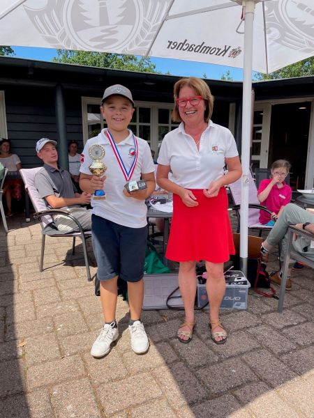 Sieger der AK10: Henri Richenberger vom Lübeck-Travemünder Golf Klub
